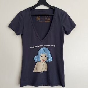 RVCA | “Pretty” graphic v-neck tee in size XS